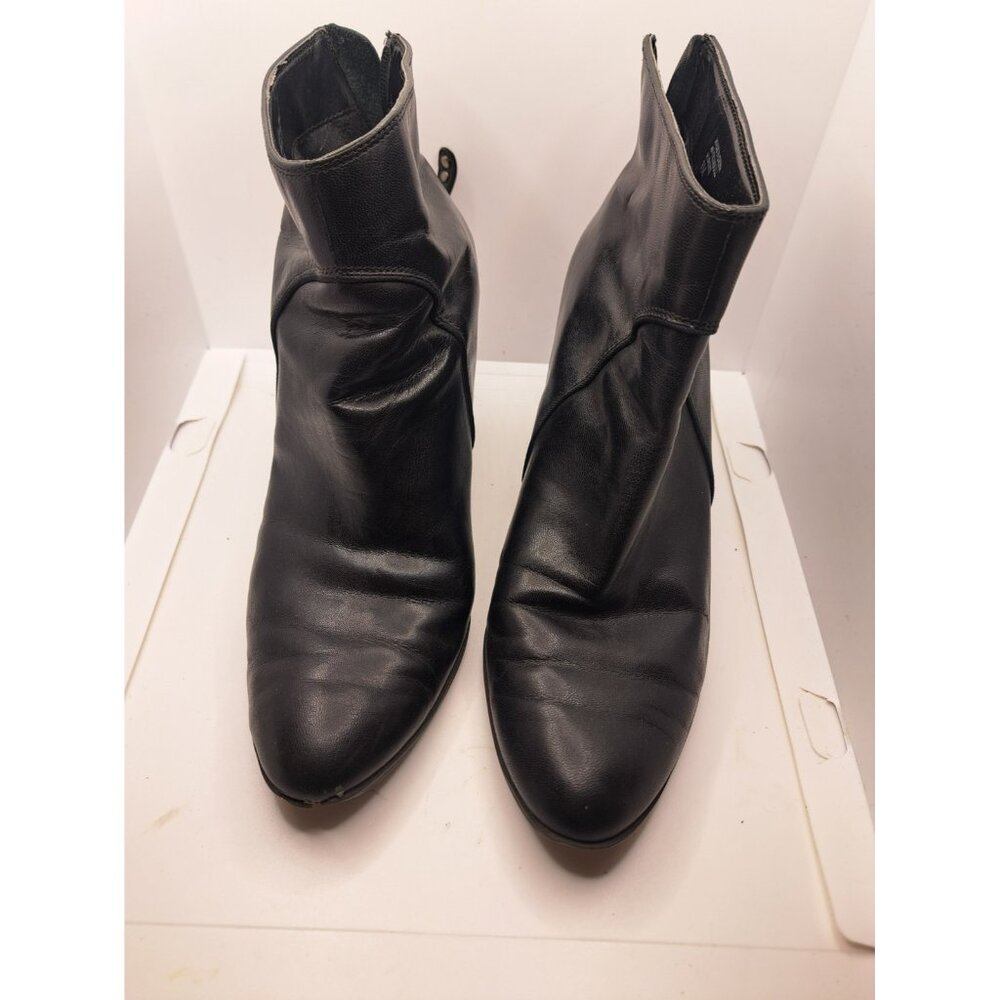 Adrienne Vittadini Black Leather‎ Solid Ankle Booties Back Zip Womens Size 9 M